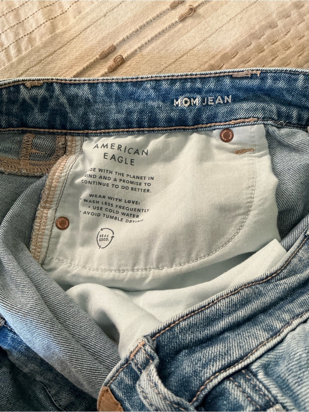 American Eagle Outfitters Ripped Medium Blue Skinny Jeans - Picture 4 of 5